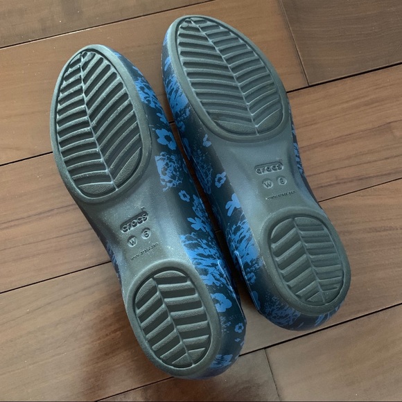 Crocs - Picture 4 of 5